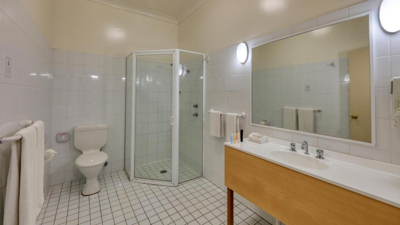 Country Gardens Motor Inn Каура Екстериор снимка