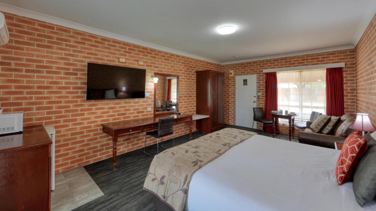 Country Gardens Motor Inn Каура Екстериор снимка